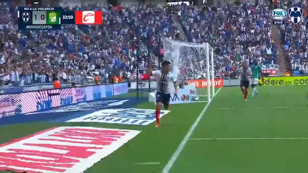 González's perfect hat-trick against Club León